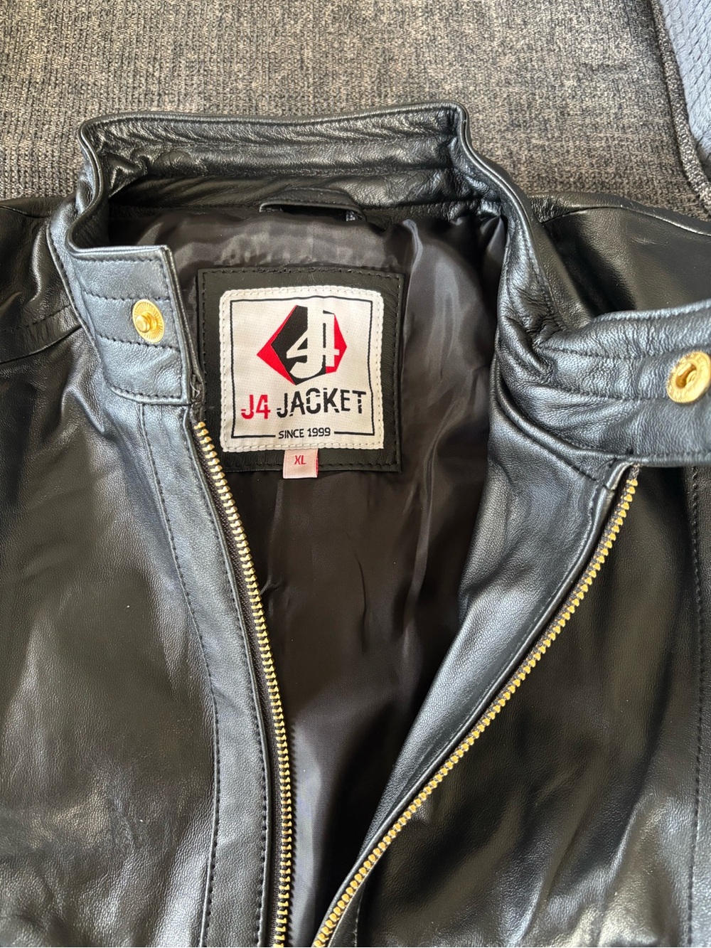 Black Leather Zip-Front Women's Moto Jacket NWT.  Fits like a large. - Picture 2 of 4